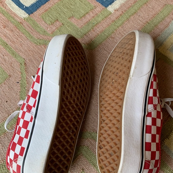 Vans - Picture 8 of 10